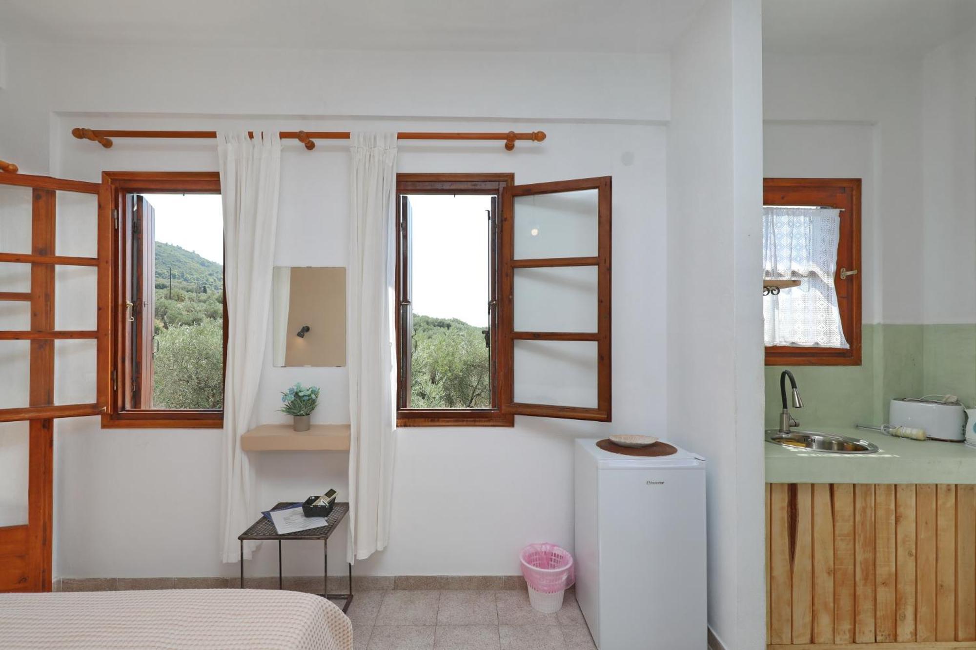 Skopelos Evergreen * Stafylos